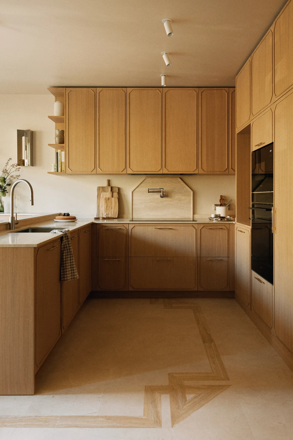 Mieszkanie z boazerią w Paryżu