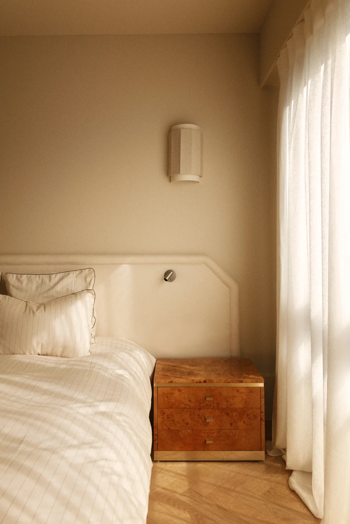 Paryskie mieszkanie z boazerią