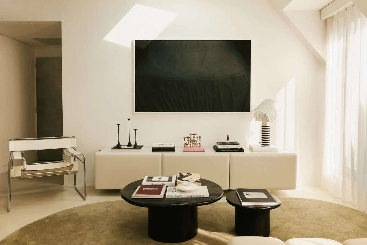 Mini alistyczny apartament w Paryżu