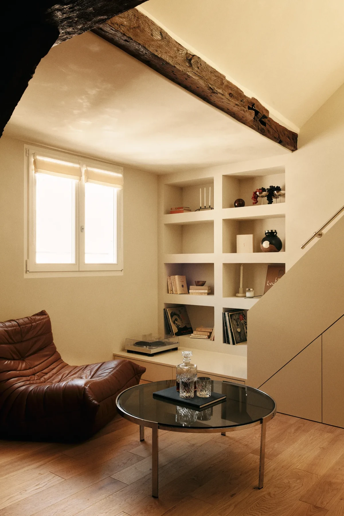 Kawalerka na strychu w Paryżu