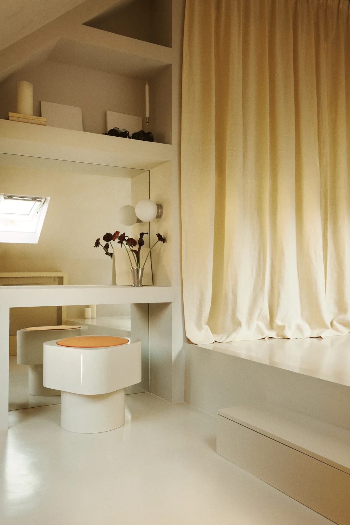 Kawalerka na strychu w Paryżu