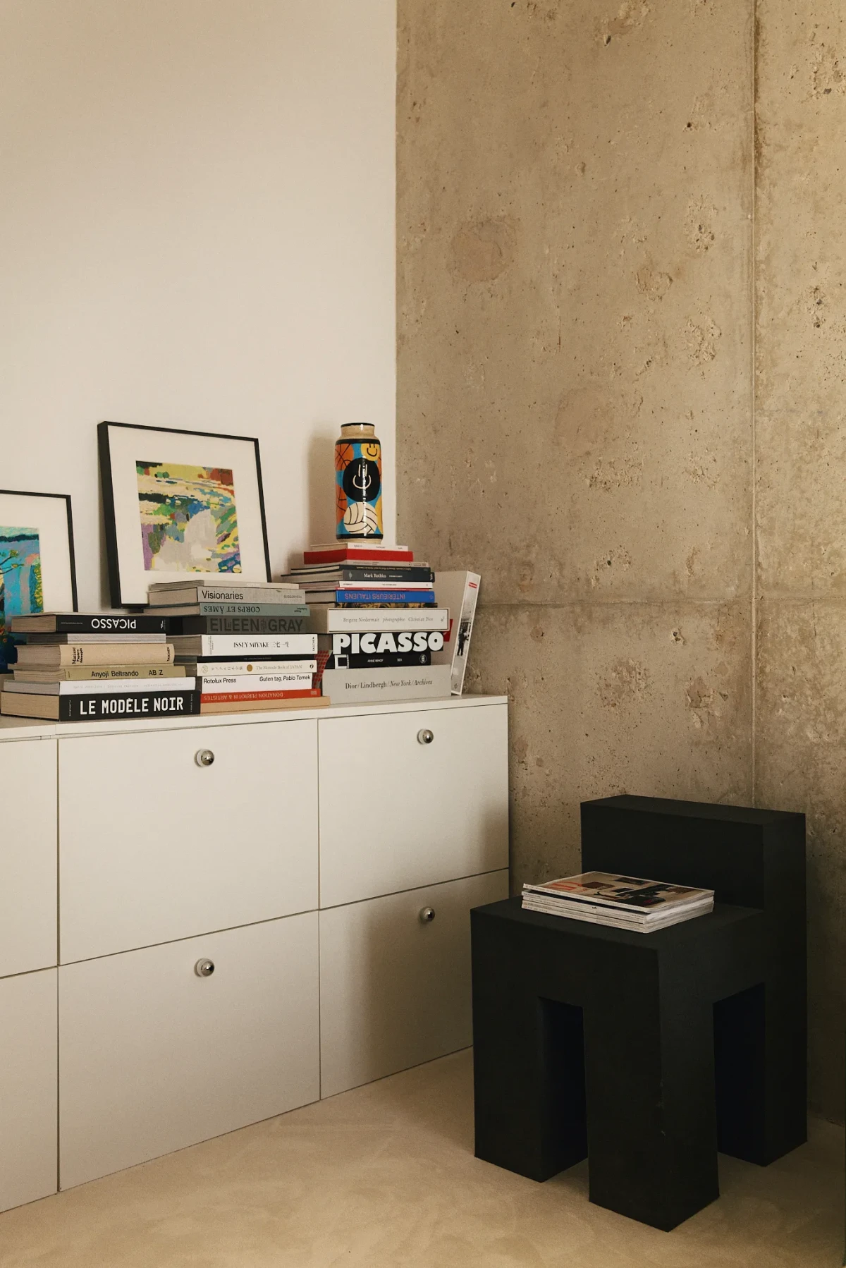 Minimalistyczny apartament w Paryżu