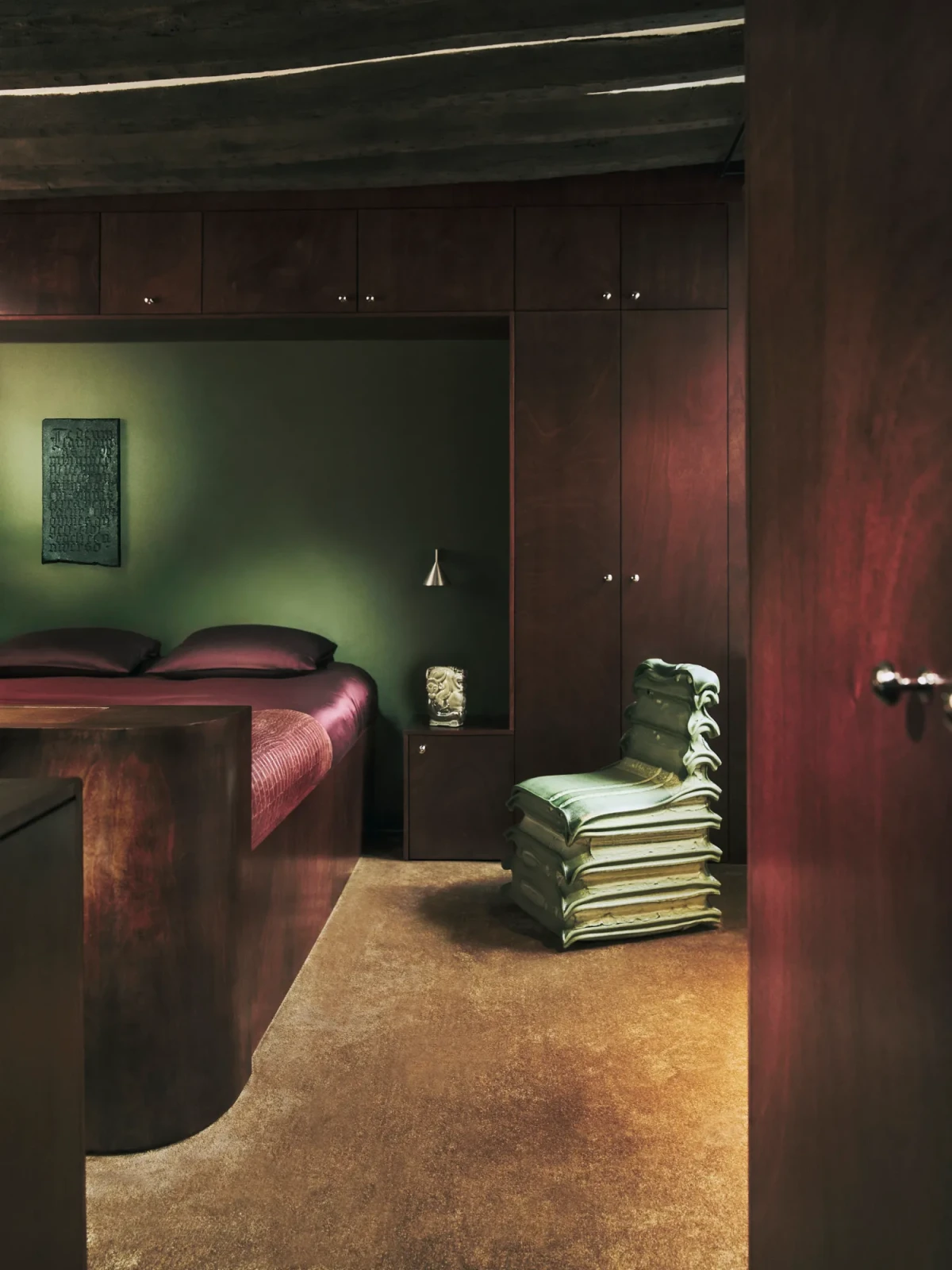 Mieszkanie w Paryżu z metalem w roli głównej