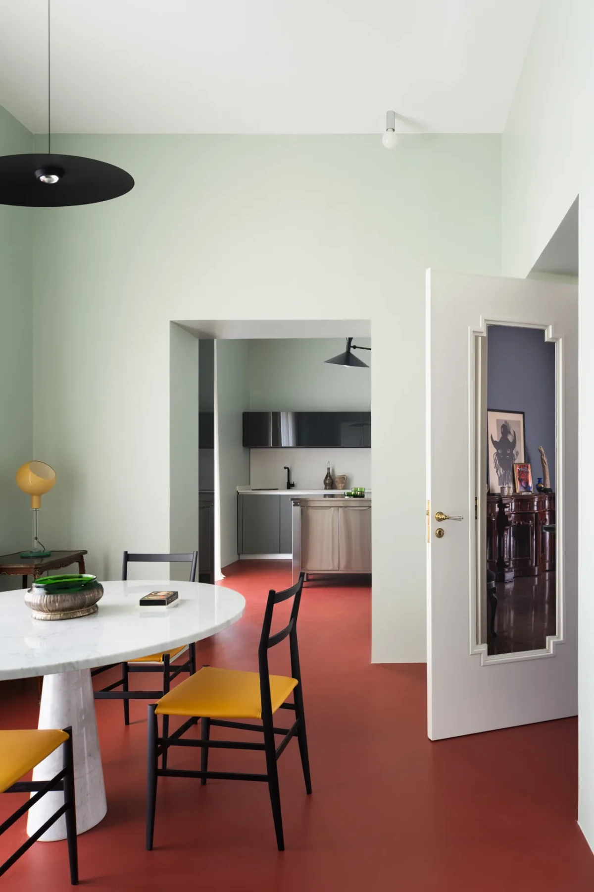 Eklektyczny apartament w Neapolu