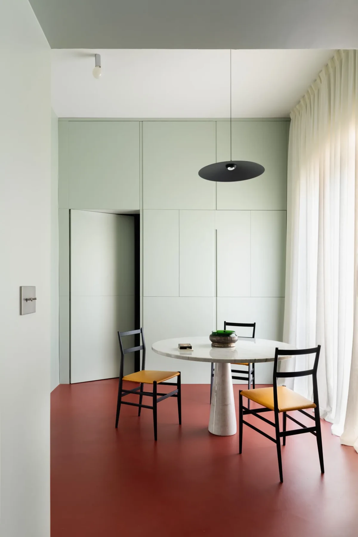 Eklektyczne mieszkanie w Neapolu 