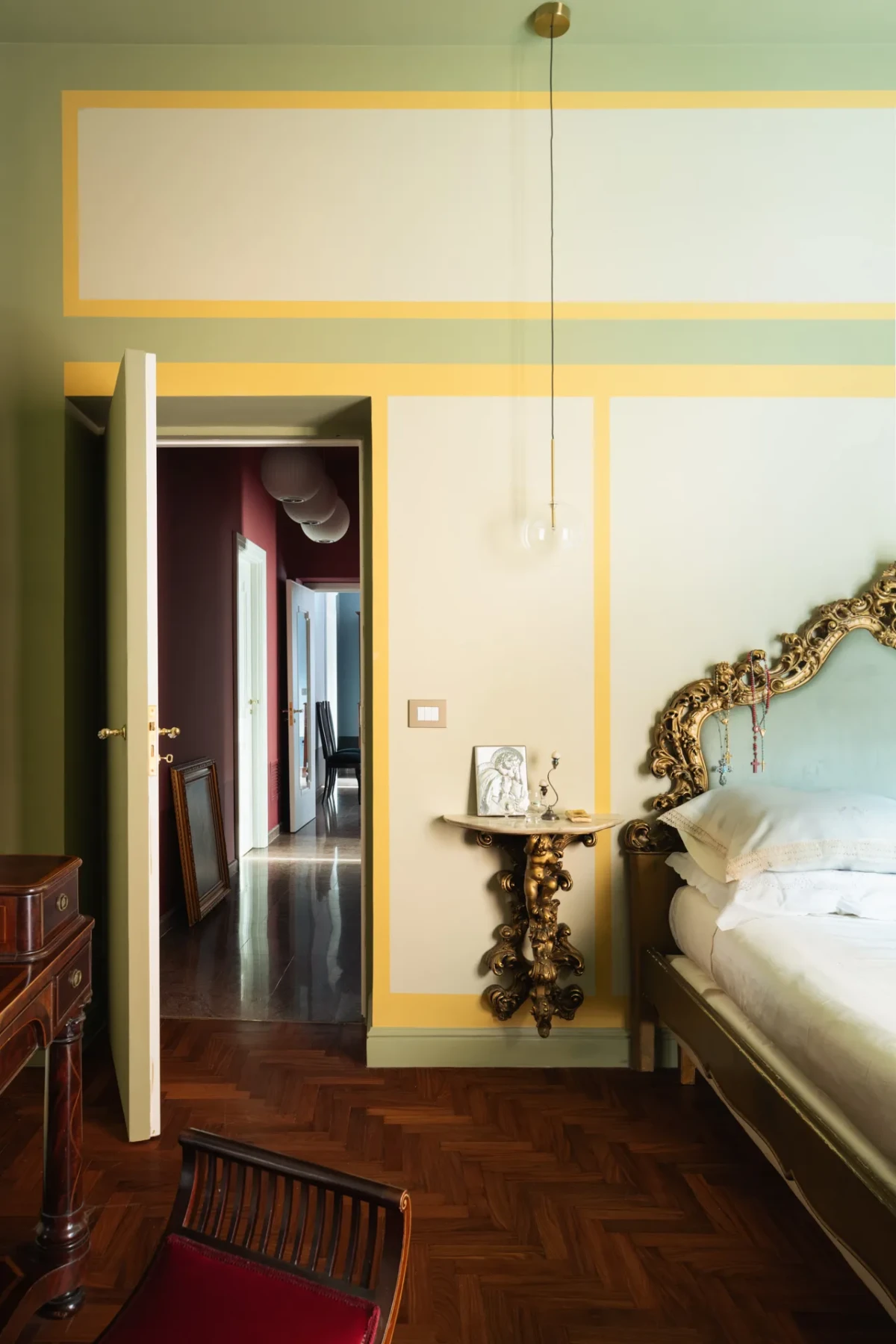 Eklektyczne mieszkanie w Meciolanie