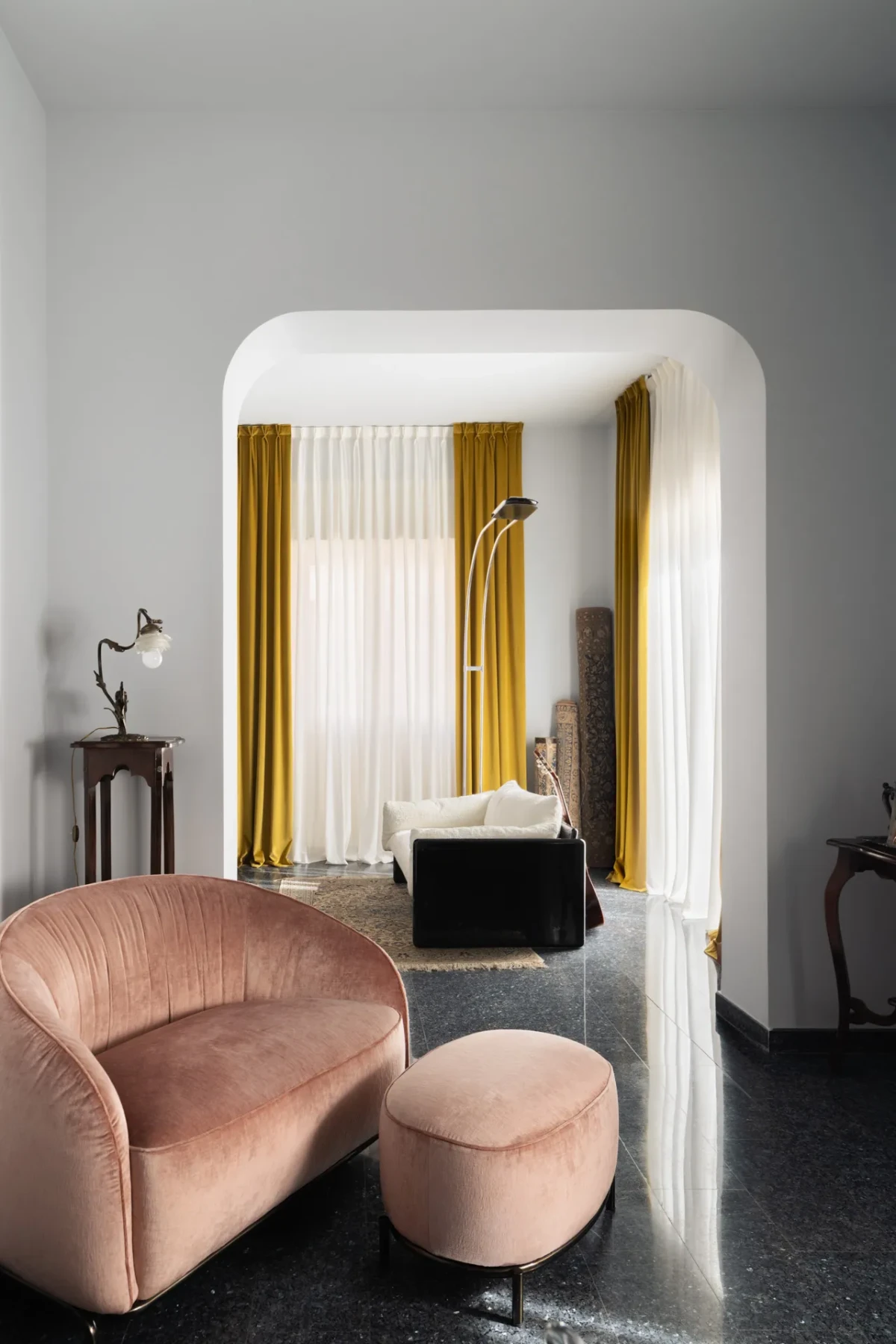 Eklektyczne mieszkanie w Neapolu 