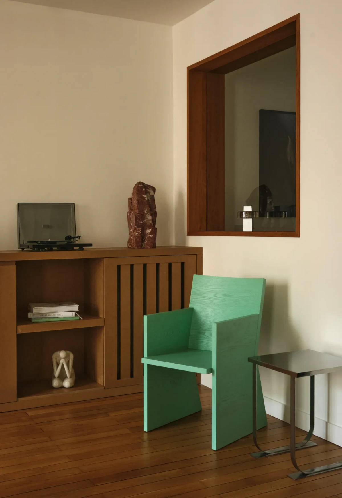 Apartament w Neuilly z turkusowymi akcentami 