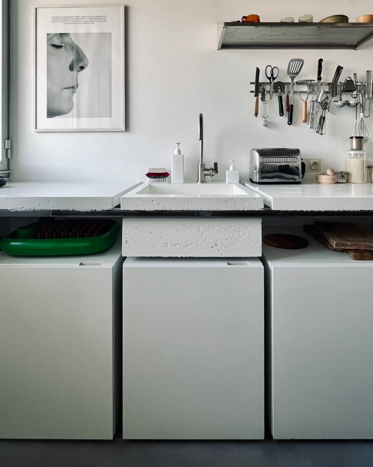 Mieszkanie w Paryżu z elementami betonu