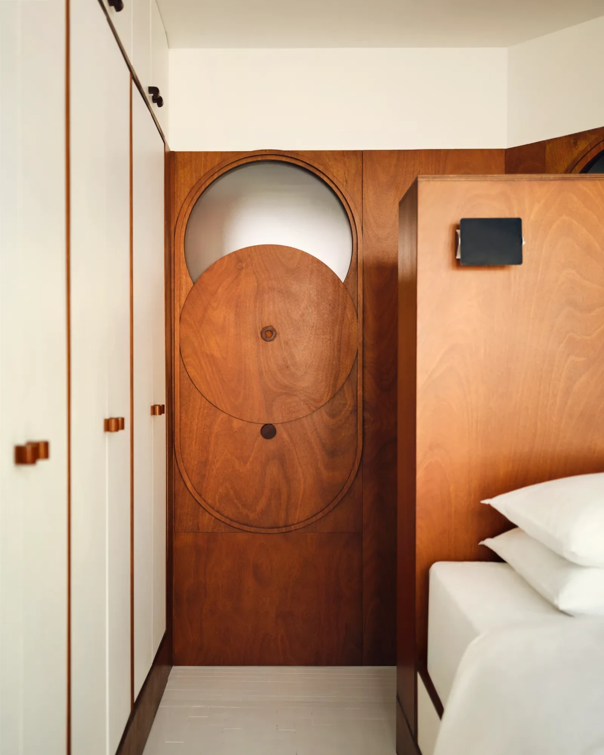 Paryskie mieszkanie projekt Cyryl Ardalan