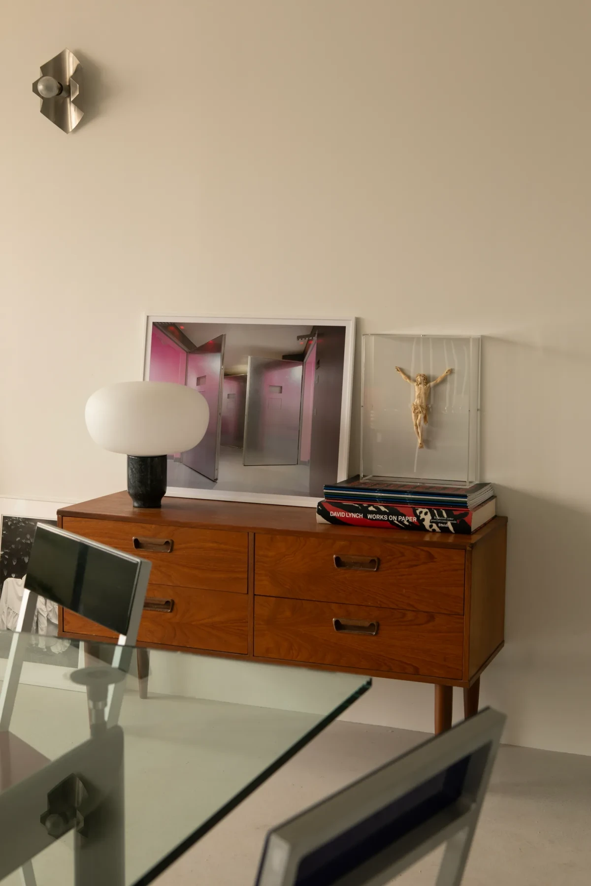 Brutalistyczne studio w Paryżu