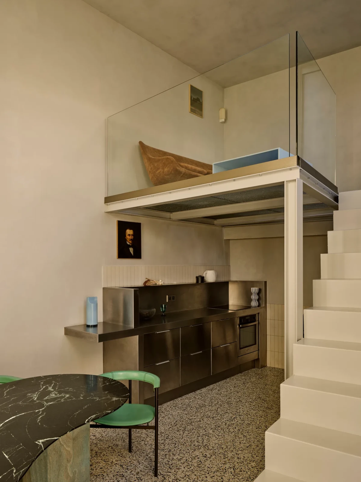 Niewielkie mieszkanie w Paryżu z nadbudówką