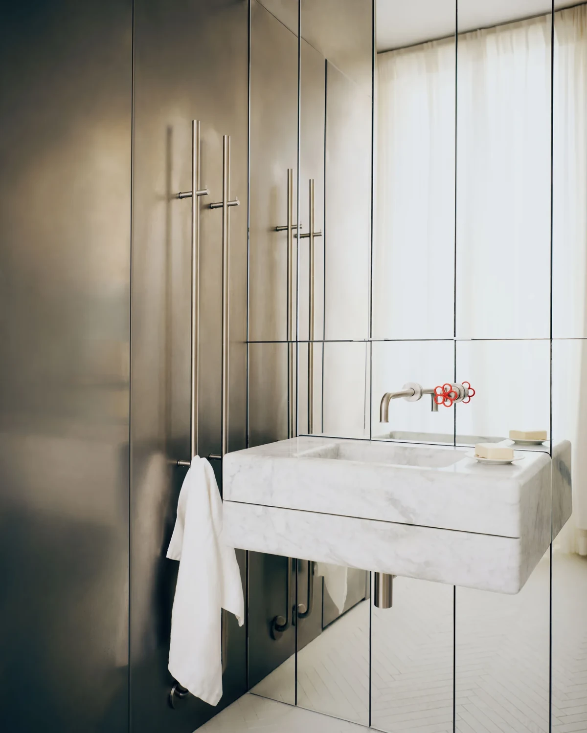 Apartament w Paryżu łazienka 