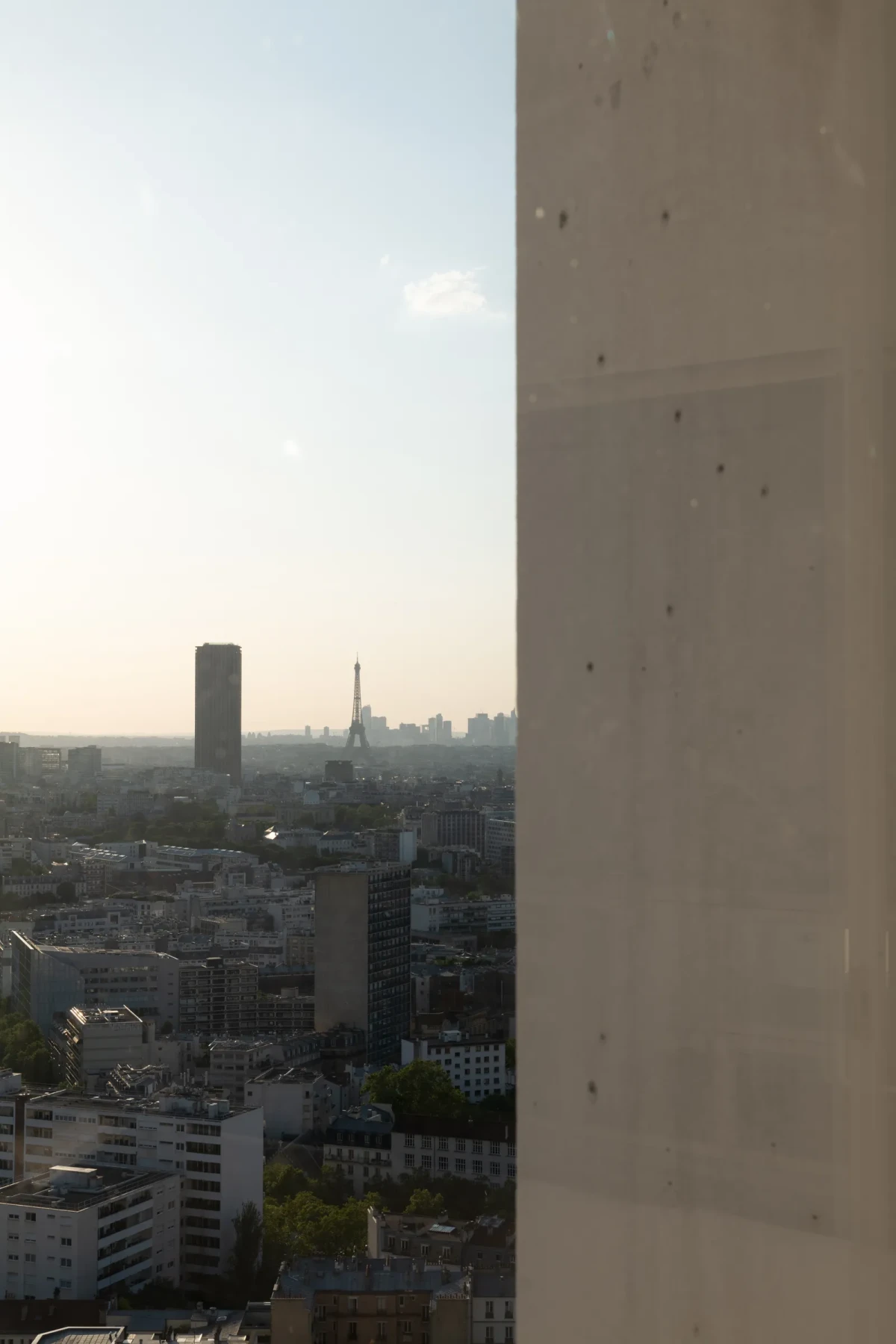 Widok z atelier na Wueżę Eiffla i Tour Montparnasse